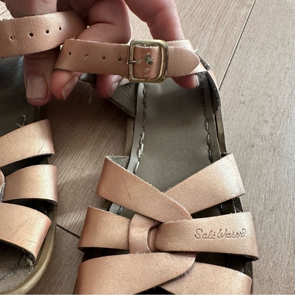 Salt Water Sandals
Original Salt Water Sandals in Rose Gold 11 Girls - Picture 3 of 6